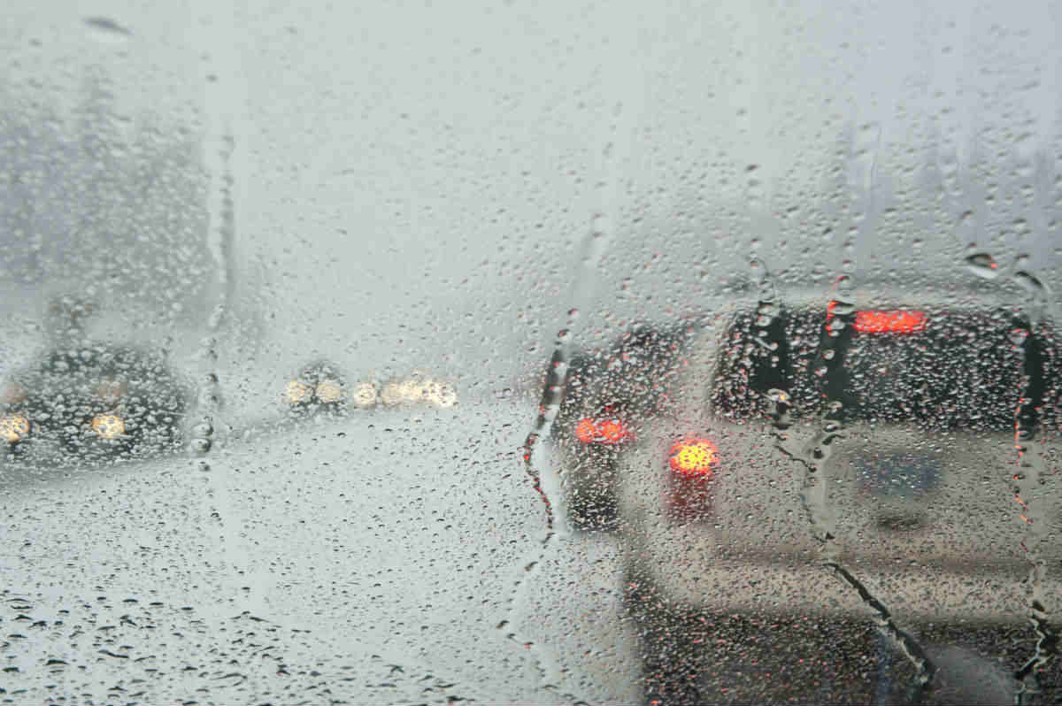 Who Is at Fault for a St. Louis Car Accident in Bad Weather?
